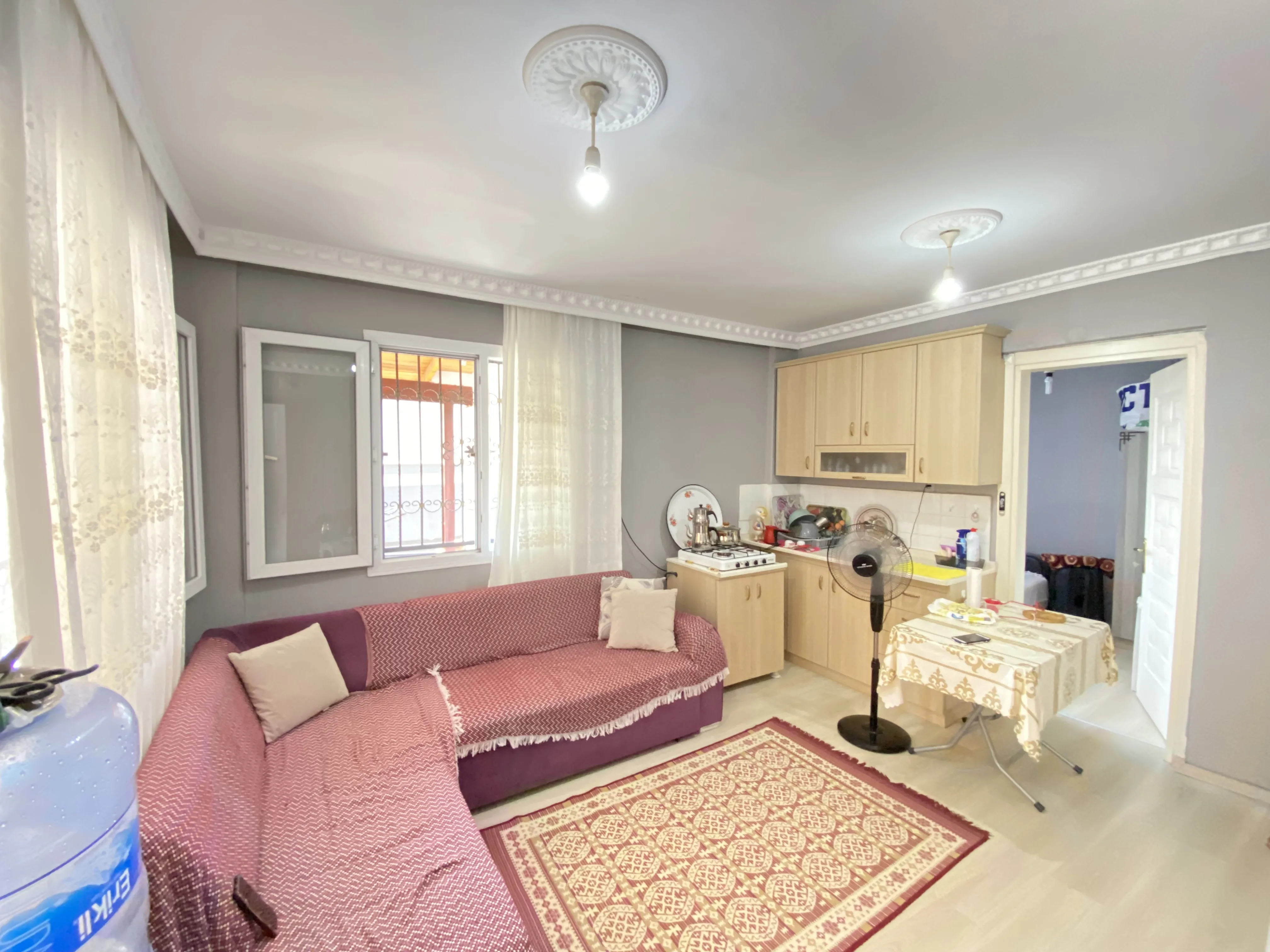 Seferihisar Mersin Alanı’nda Denize 100M, Masrafsız Bahçeli Tadında Zemin Kat Satılık 1+1