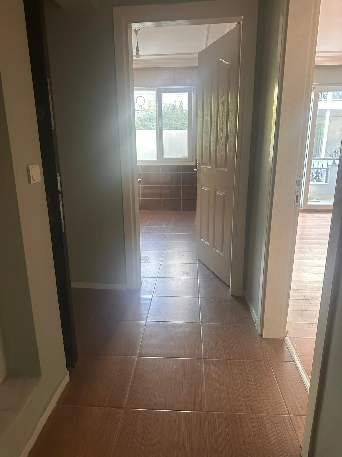 Sahil Evlerinde Bahçeli Doğalgazlı 2+1 Kiralık Ev