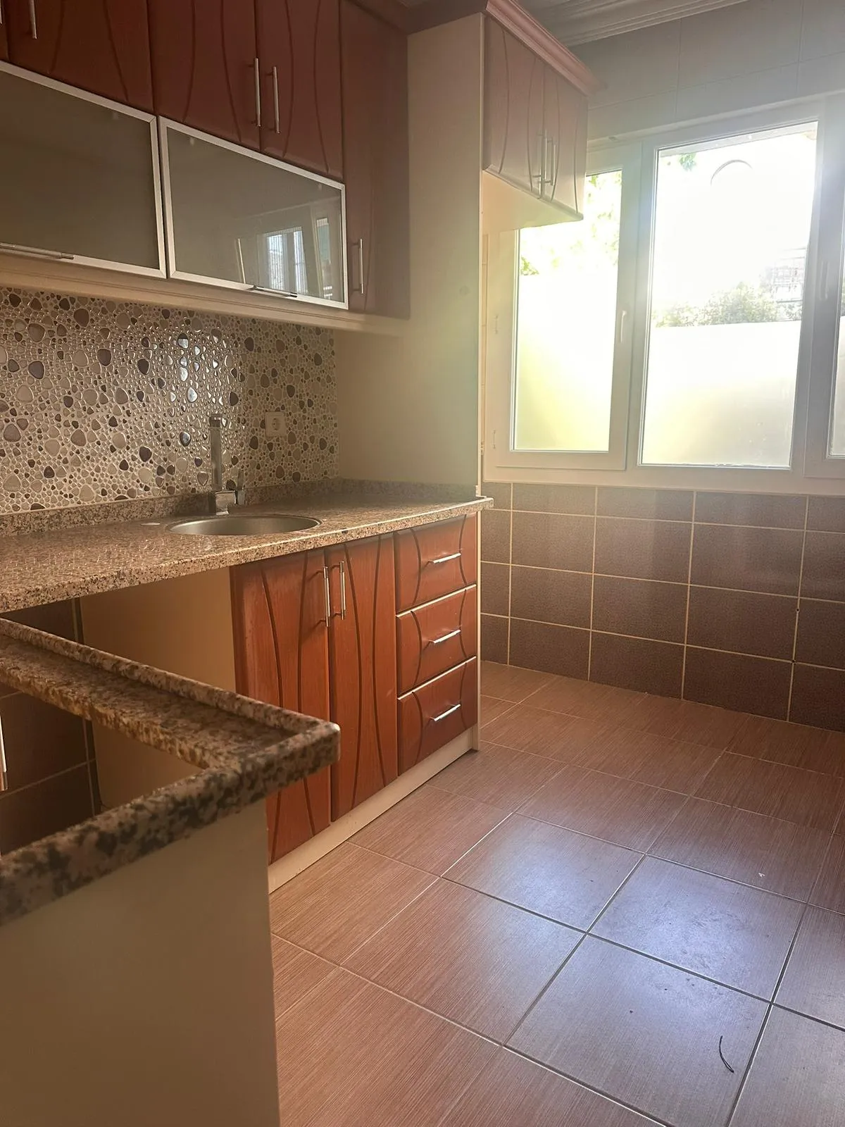 Sahil Evlerinde Bahçeli Doğalgazlı 2+1 Kiralık Ev