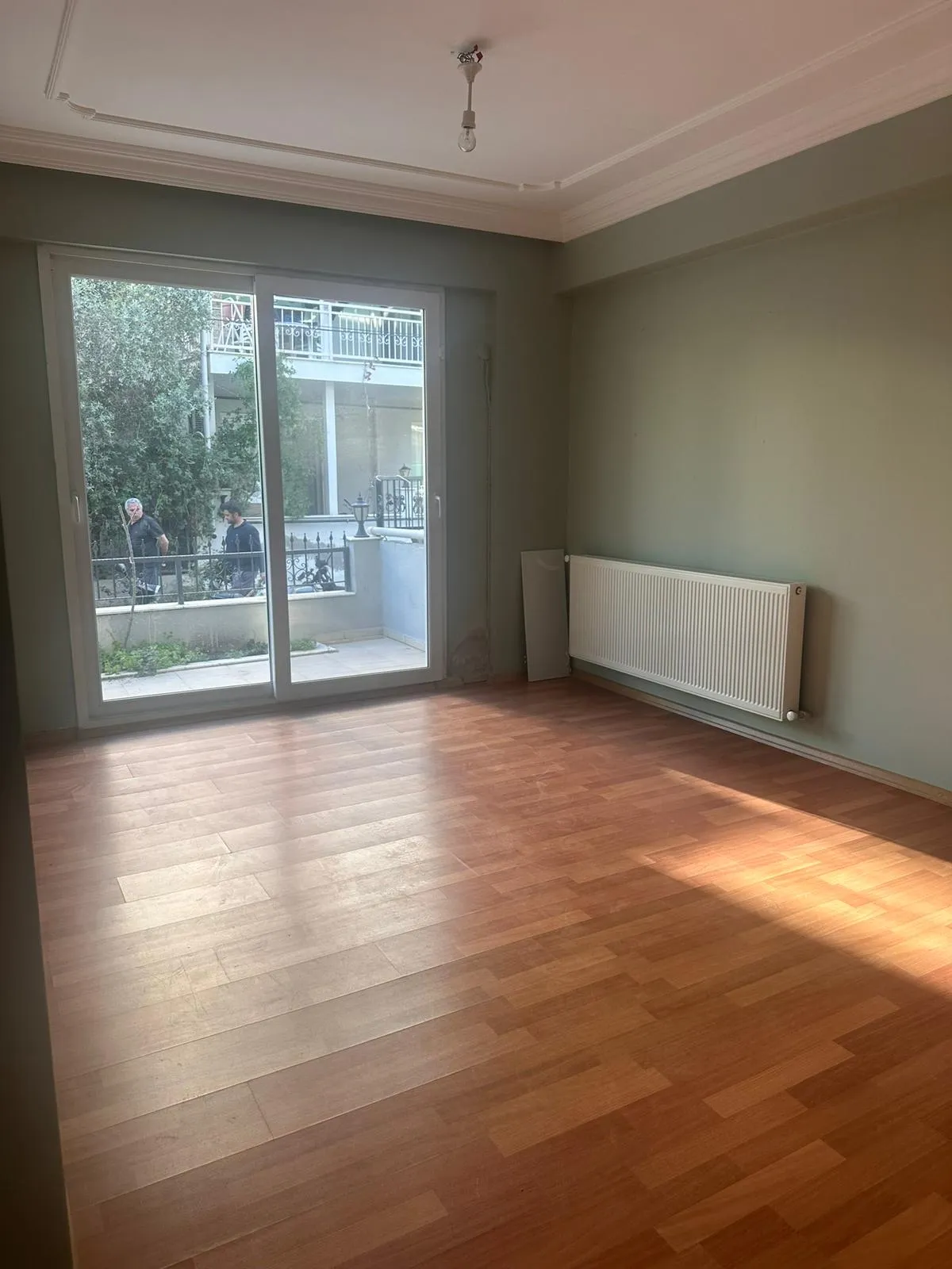 Sahil Evlerinde Bahçeli Doğalgazlı 2+1 Kiralık Ev