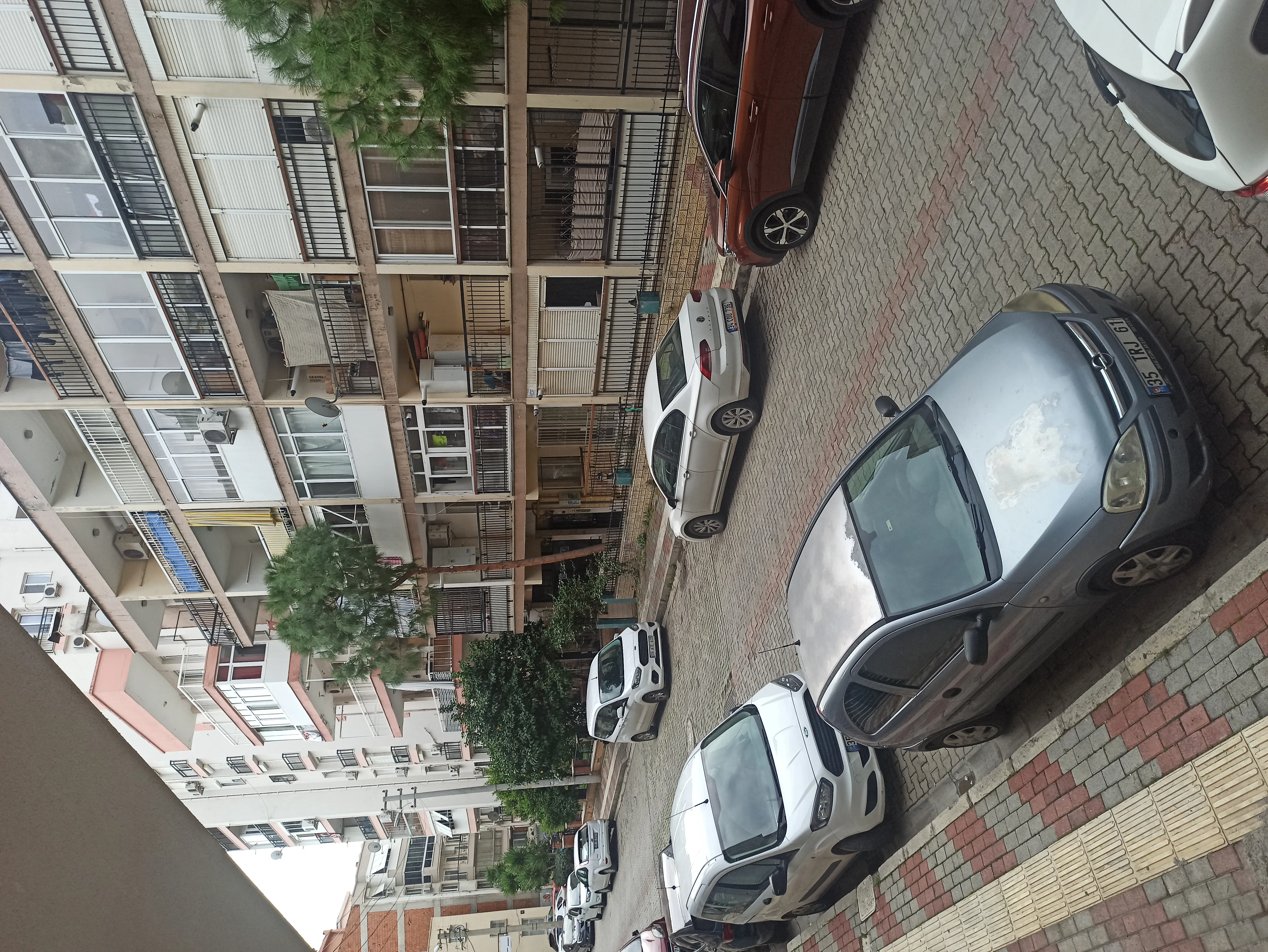 ÖZLER EMLAK-ATAKENT YALI MAH. 1+1 KOMBİLİ Y.ZEMİN DAİRE SATILIKTIR