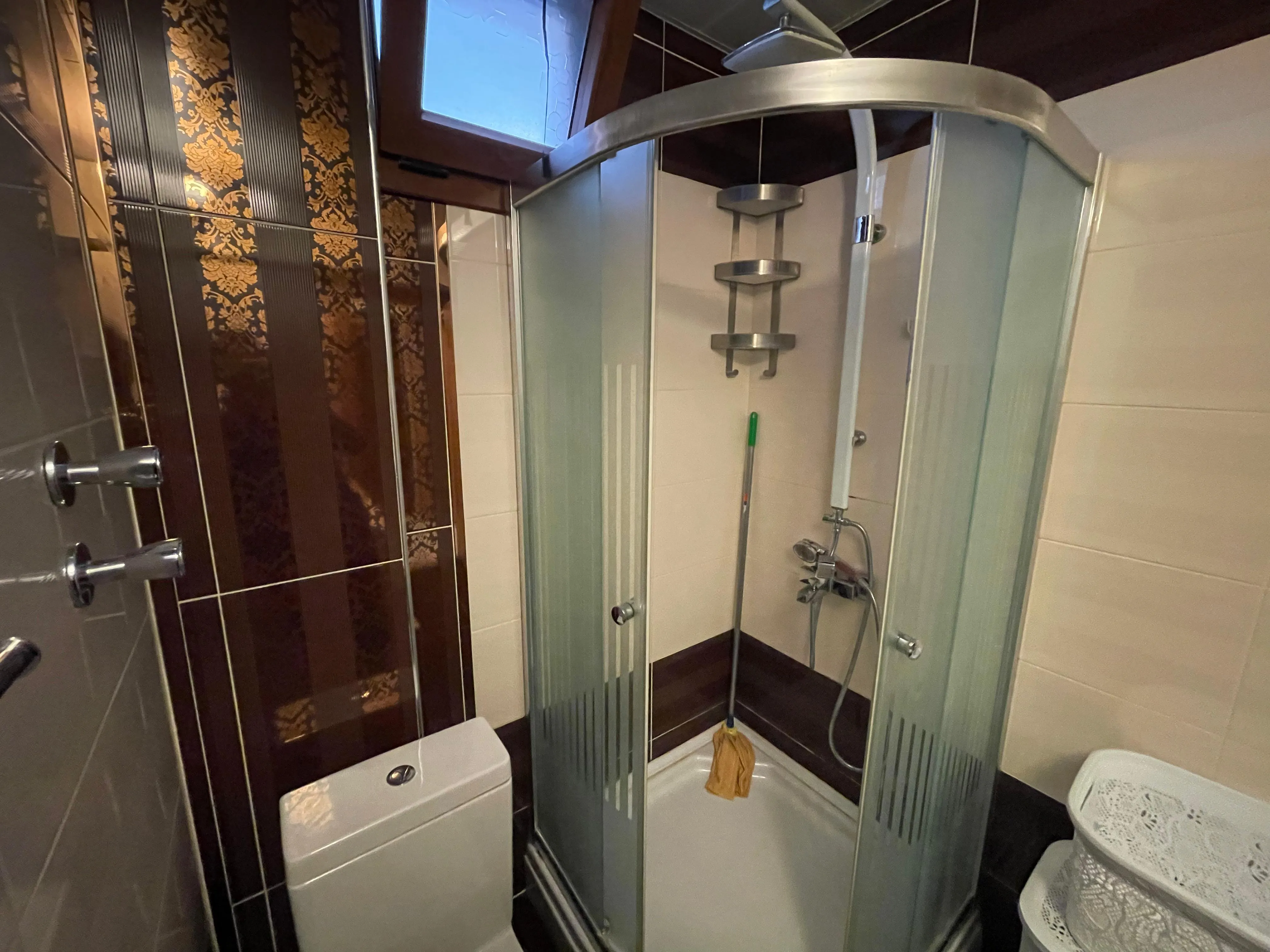 ÖZLER EMLAK-ATAKENT YALI MAH. 1+1 KOMBİLİ Y.ZEMİN DAİRE SATILIKTIR