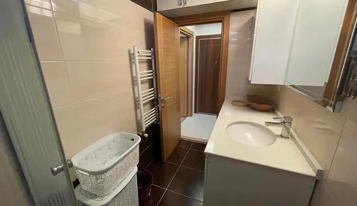 ÖZLER EMLAK-ATAKENT YALI MAH. 1+1 KOMBİLİ Y.ZEMİN DAİRE SATILIKTIR
