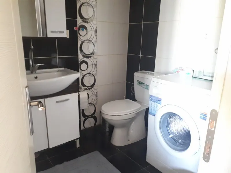 İzmir Buca Adatepe Mahallesi İİBF ve Kampüs Yakınında 1+1 Eşyalı Kiralık Daire