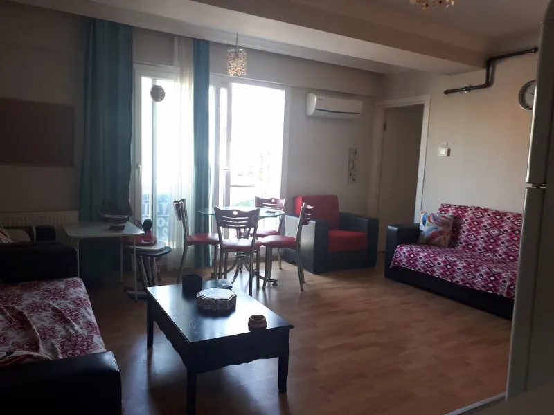 İzmir Buca Adatepe Mahallesi İİBF ve Kampüs Yakınında 1+1 Eşyalı Kiralık Daire