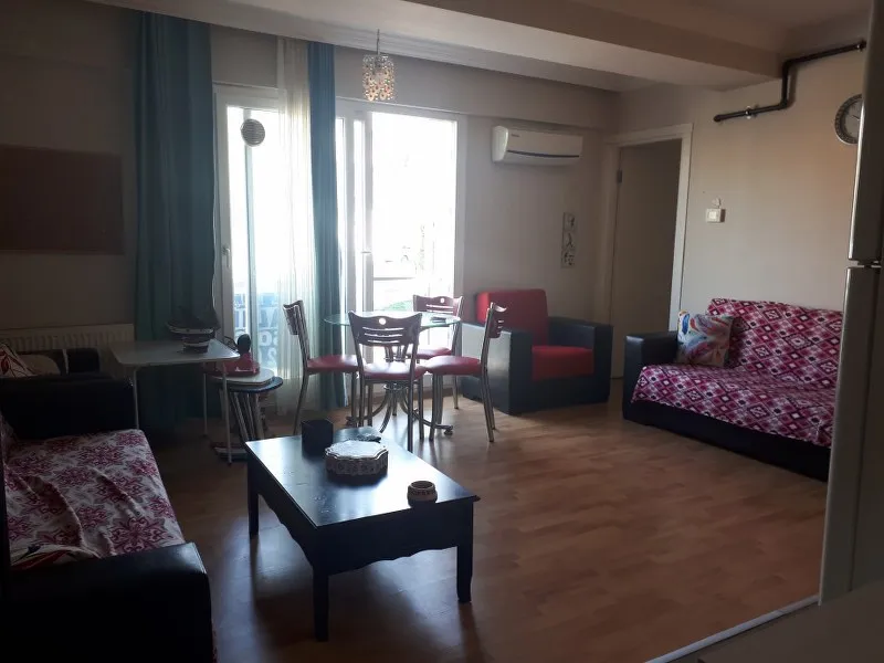 İzmir Buca Adatepe Mahallesi İİBF ve Kampüs Yakınında 1+1 Eşyalı Kiralık Daire