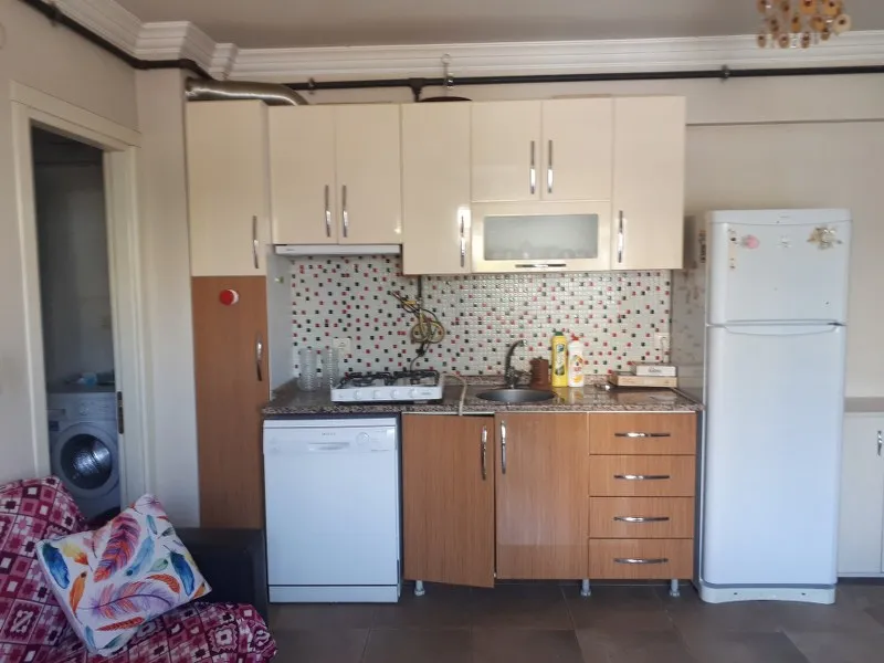 İzmir Buca Adatepe Mahallesi İİBF ve Kampüs Yakınında 1+1 Eşyalı Kiralık Daire