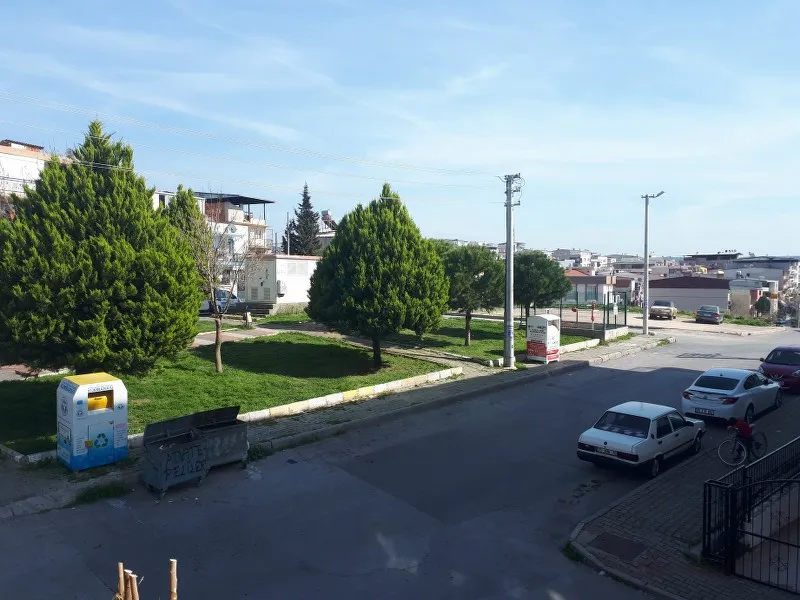 İzmir Buca Adatepe Mahallesi İİBF ve Kampüs Yakınında 1+1 Eşyalı Kiralık Daire