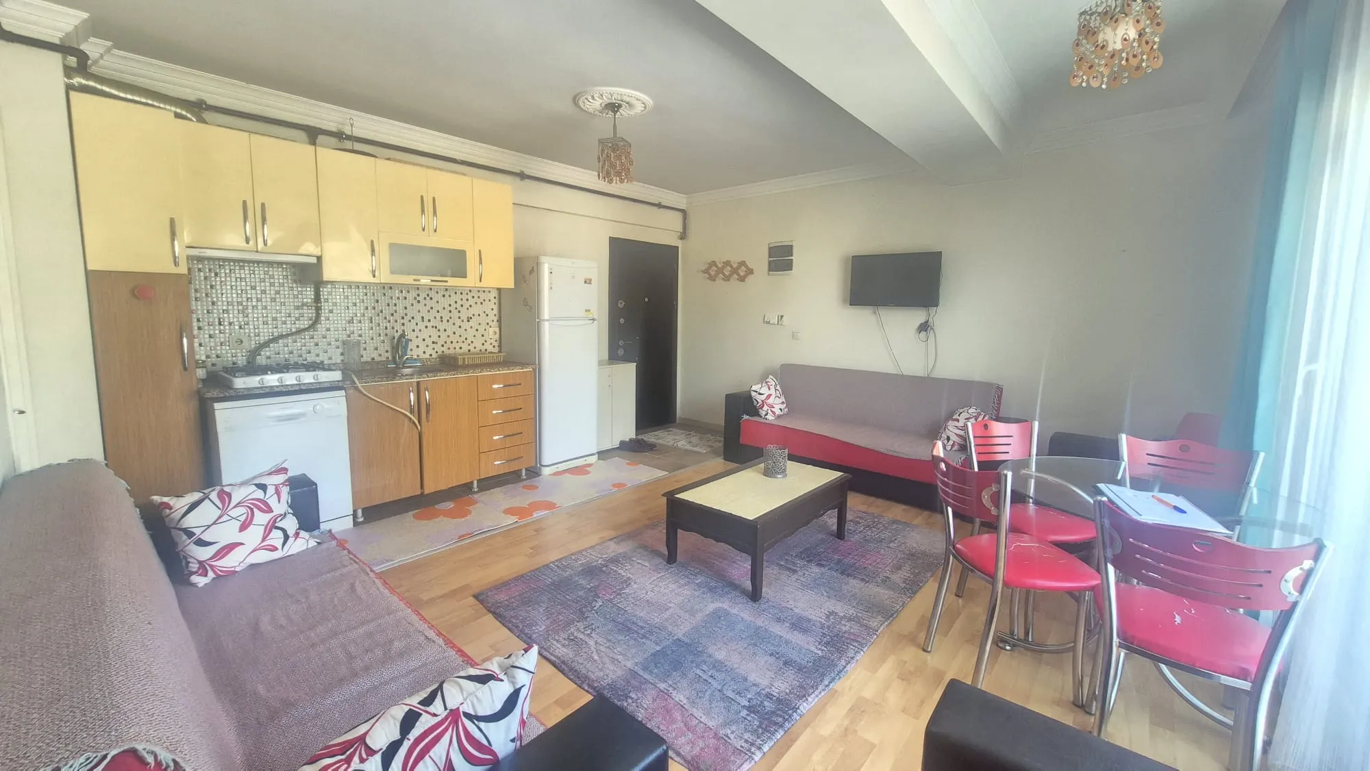 İzmir Buca Adatepe Mahallesi İİBF ve Kampüs Yakınında 1+1 Eşyalı Kiralık Daire