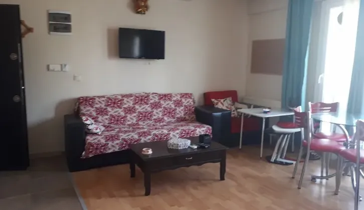 İzmir Buca Adatepe Mahallesi İİBF ve Kampüs Yakınında 1+1 Eşyalı Kiralık Daire