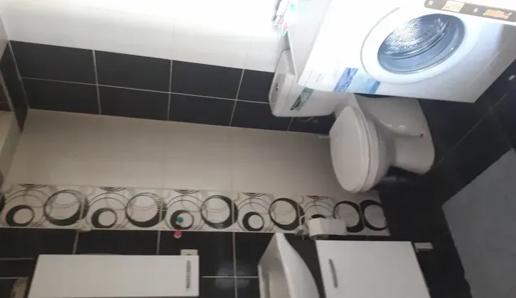 İzmir Buca Adatepe Mahallesi İİBF ve Kampüs Yakınında 1+1 Eşyalı Kiralık Daire