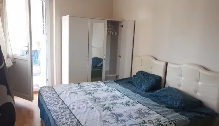 İzmir Buca Adatepe Mahallesi İİBF ve Kampüs Yakınında 1+1 Eşyalı Kiralık Daire