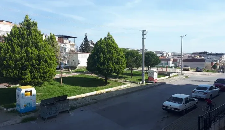 İzmir Buca Adatepe Mahallesi İİBF ve Kampüs Yakınında 1+1 Eşyalı Kiralık Daire