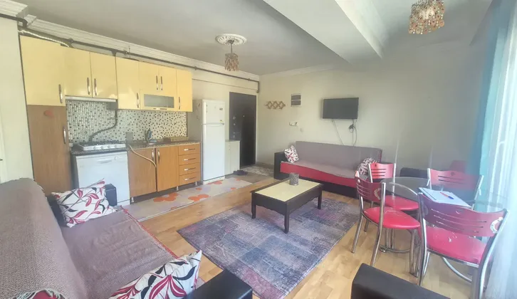 İzmir Buca Adatepe Mahallesi İİBF ve Kampüs Yakınında 1+1 Eşyalı Kiralık Daire