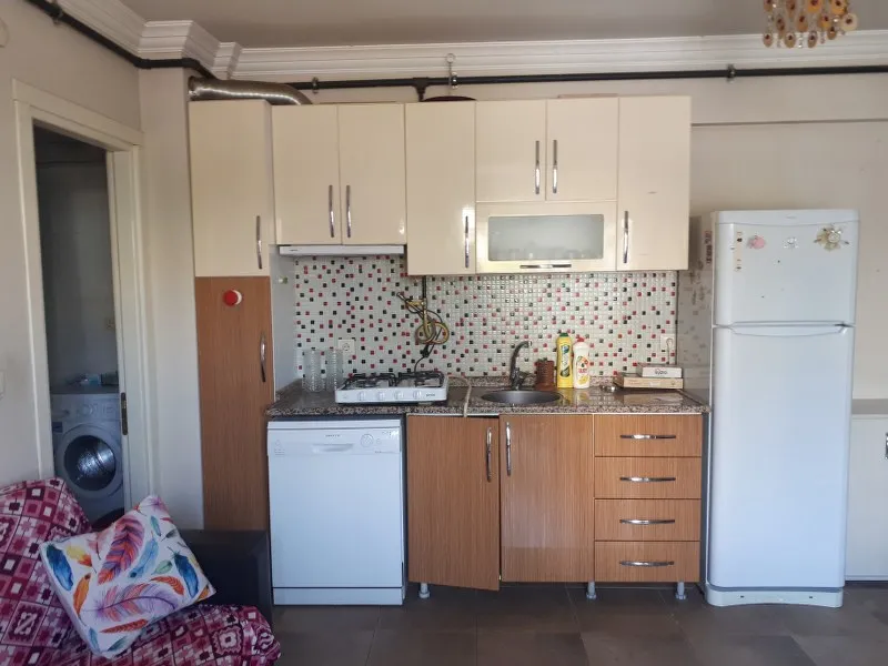 İzmir Buca Adatepe Mahallesi İİBF ve Kampüs Yakınında 1+1 Eşyalı Kiralık Daire