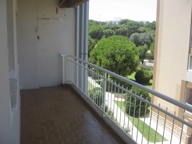 Huzur Mahallesinde Çağdaş Orko Sitesi 3+1 Ara Kat Kiralık Daire