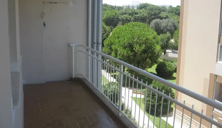 Huzur Mahallesinde Çağdaş Orko Sitesi 3+1 Ara Kat Kiralık Daire