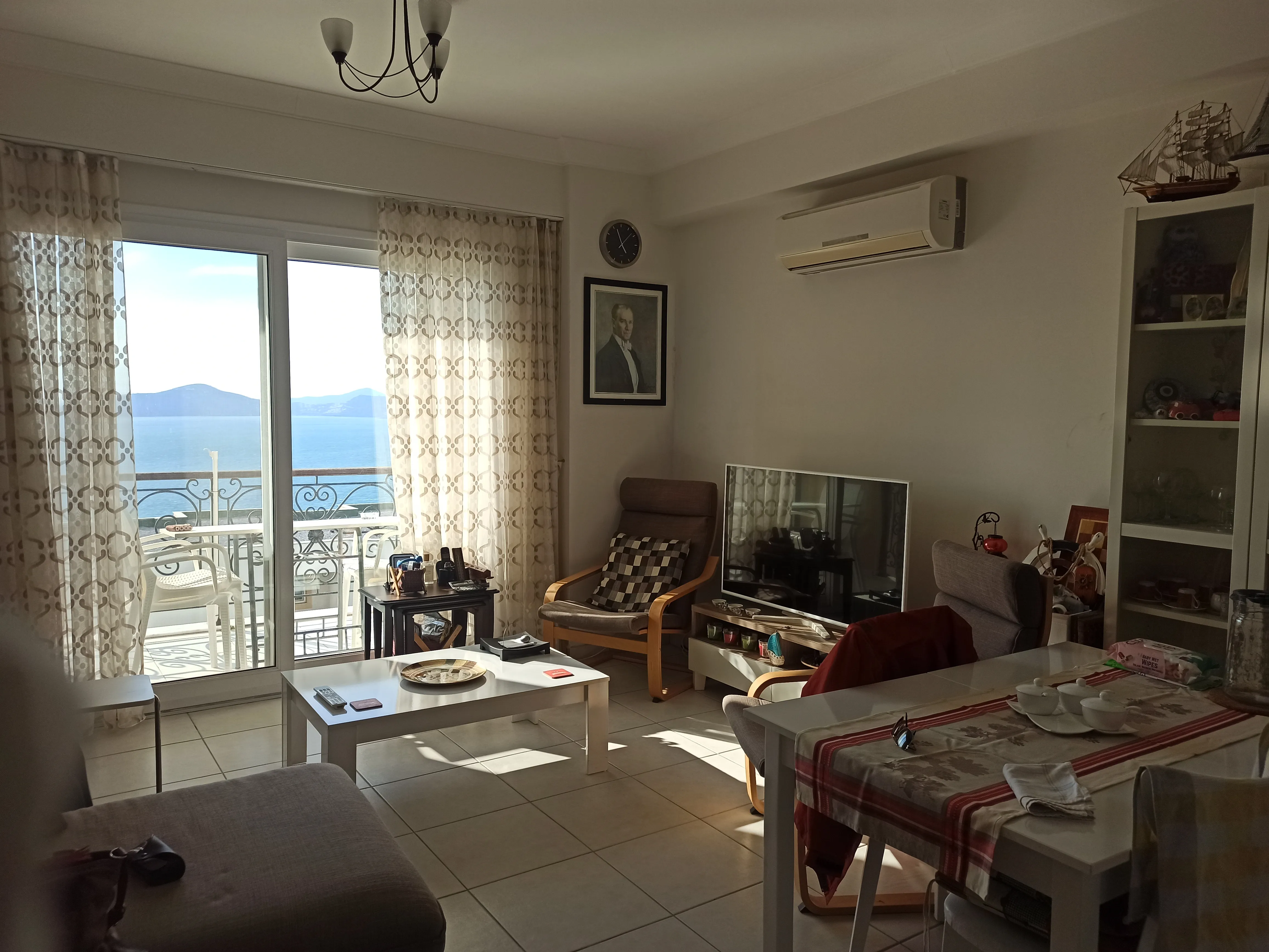 MİLAS GÜLLÜK'TE SUNSET APARTMANLARI SİTESİNDE 2+1 KOMPLE DENİZ HAVUZ MANZARALI DAİRE