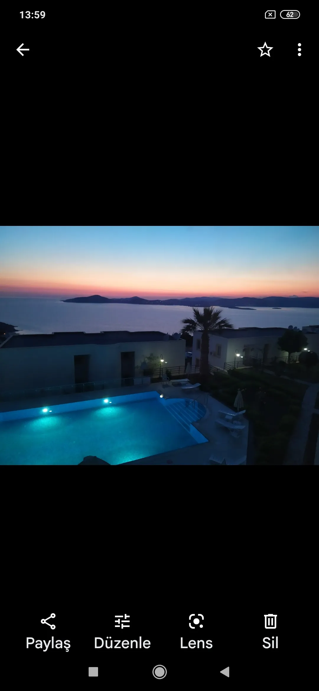 MİLAS GÜLLÜK'TE SUNSET APARTMANLARI SİTESİNDE 2+1 KOMPLE DENİZ HAVUZ MANZARALI DAİRE