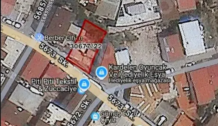 Karabağlar Bozyaka'da 3 Kat İmarlı 226 m² Müstakil Ev / Arsa