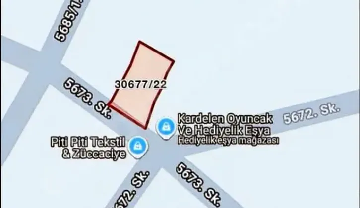 Karabağlar Bozyaka'da 3 Kat İmarlı 226 m² Müstakil Ev / Arsa