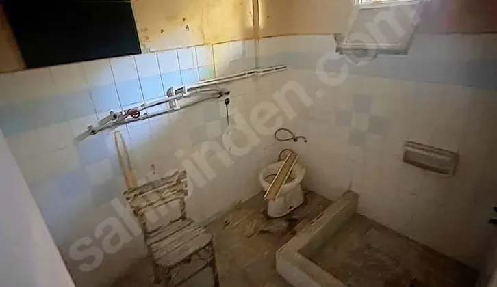 Karabağlar Bozyaka'da 3 Kat İmarlı 226 m² Müstakil Ev / Arsa