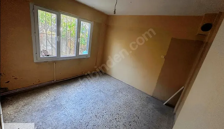 Karabağlar Bozyaka'da 3 Kat İmarlı 226 m² Müstakil Ev / Arsa