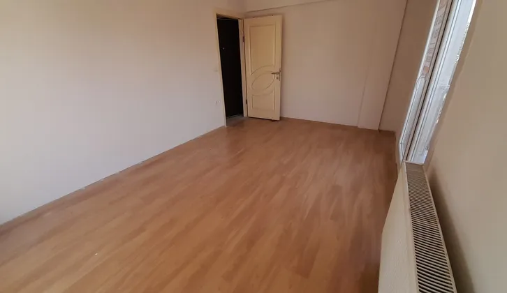 Ertürk Emlak Menderes Merkezde Arakat 2+1 Satılık 115m2 Daire