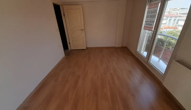 Ertürk Emlak Menderes Merkezde Arakat 2+1 Satılık 115m2 Daire