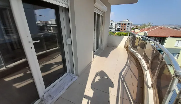 Ertürk Emlak Menderes Merkezde Arakat 2+1 Satılık 115m2 Daire