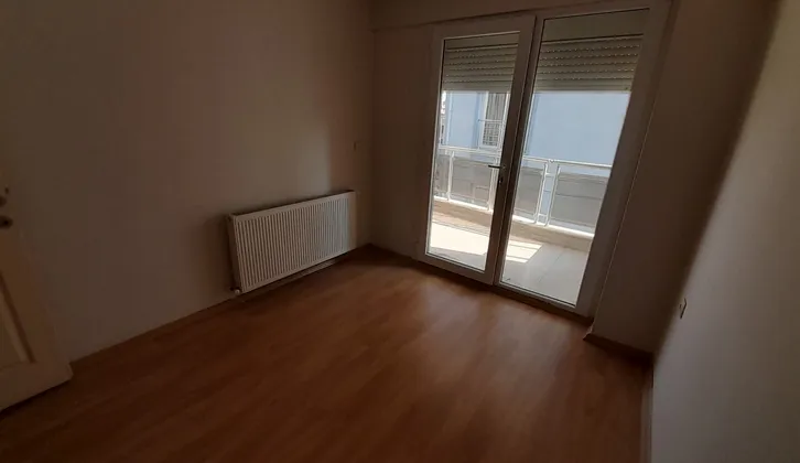 Ertürk Emlak Menderes Merkezde Arakat 2+1 Satılık 115m2 Daire