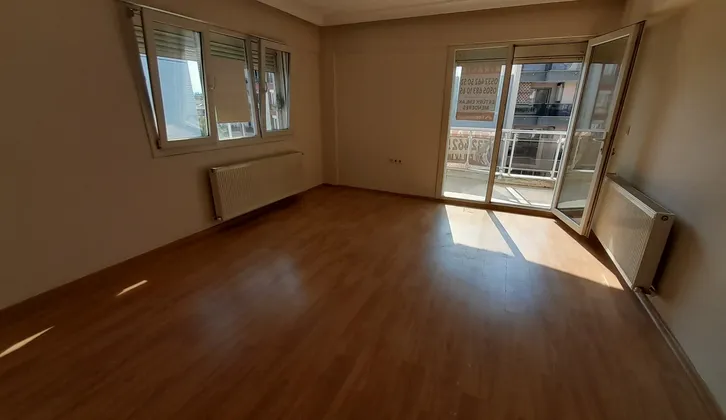 Ertürk Emlak Menderes Merkezde Arakat 2+1 Satılık 115m2 Daire