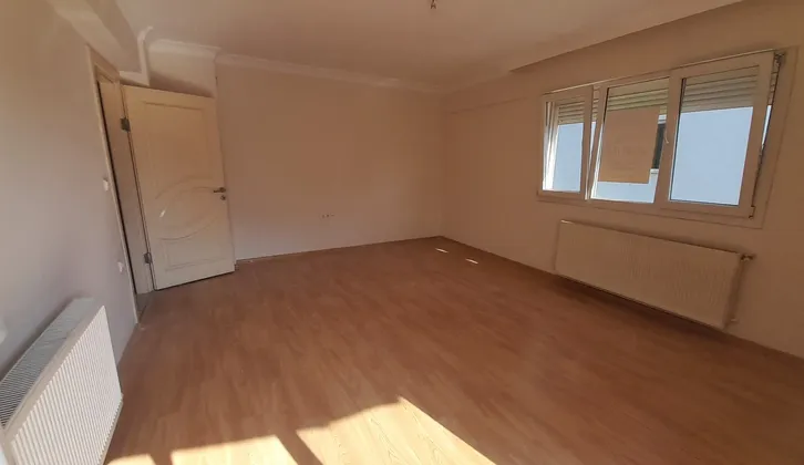 Ertürk Emlak Menderes Merkezde Arakat 2+1 Satılık 115m2 Daire