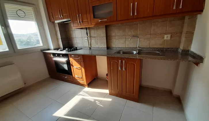 Ertürk Emlak Menderes Merkezde Arakat 2+1 Satılık 115m2 Daire
