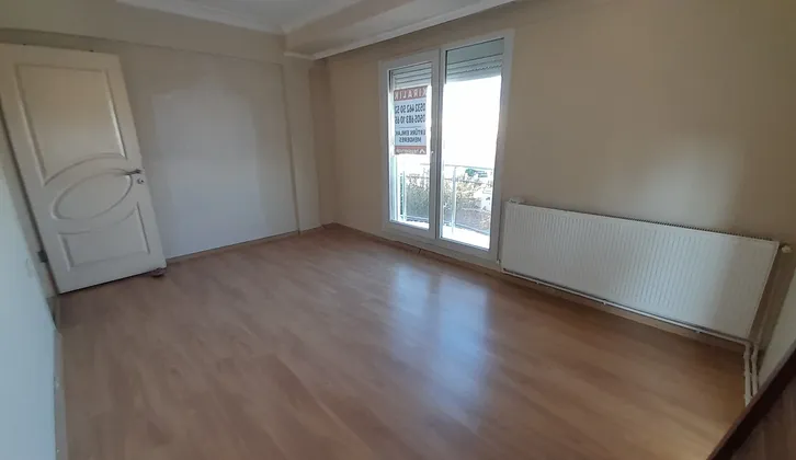 Ertürk Emlak Menderes Merkezde Arakat 2+1 Satılık 115m2 Daire