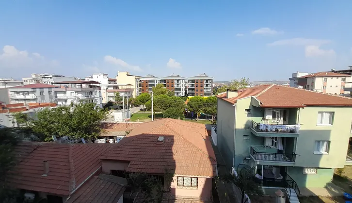 Ertürk Emlak Menderes Merkezde Arakat 2+1 Satılık 115m2 Daire