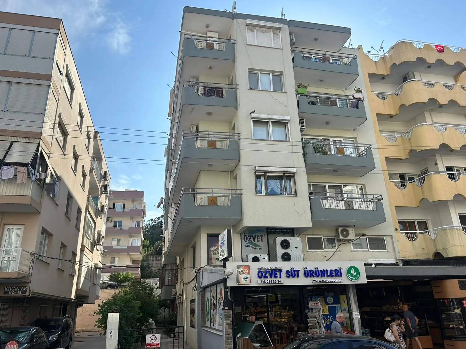 Cadde Üstü Metro Yakını Satılık 3+1 Daire