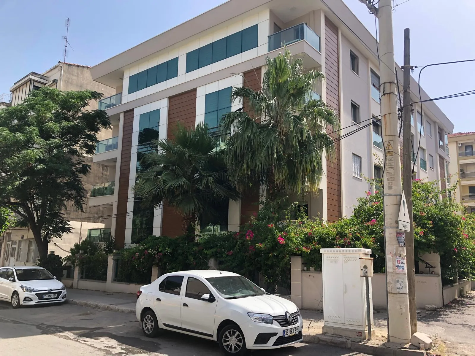 Karabağlar Muammer Akar Mahallesi 1+1 Eşyalı Kiralık Daire