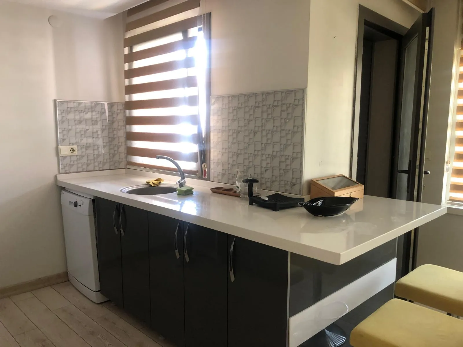 Karabağlar Muammer Akar Mahallesi 1+1 Eşyalı Kiralık Daire