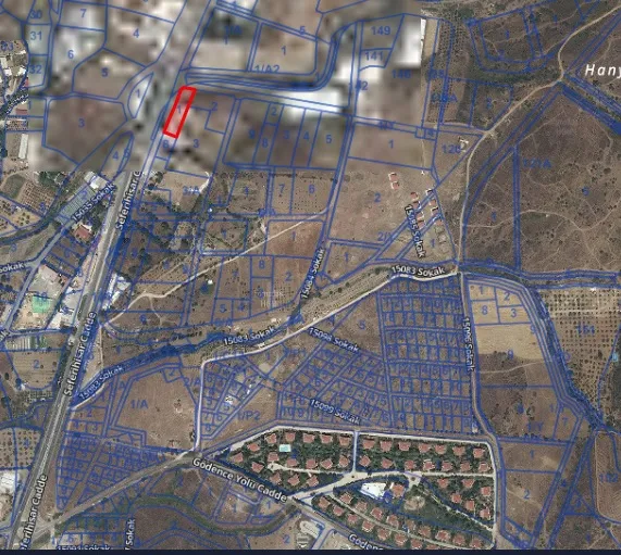 Urla Bademlerde Ana Yol Cepheli Satılık Kupon Arsa