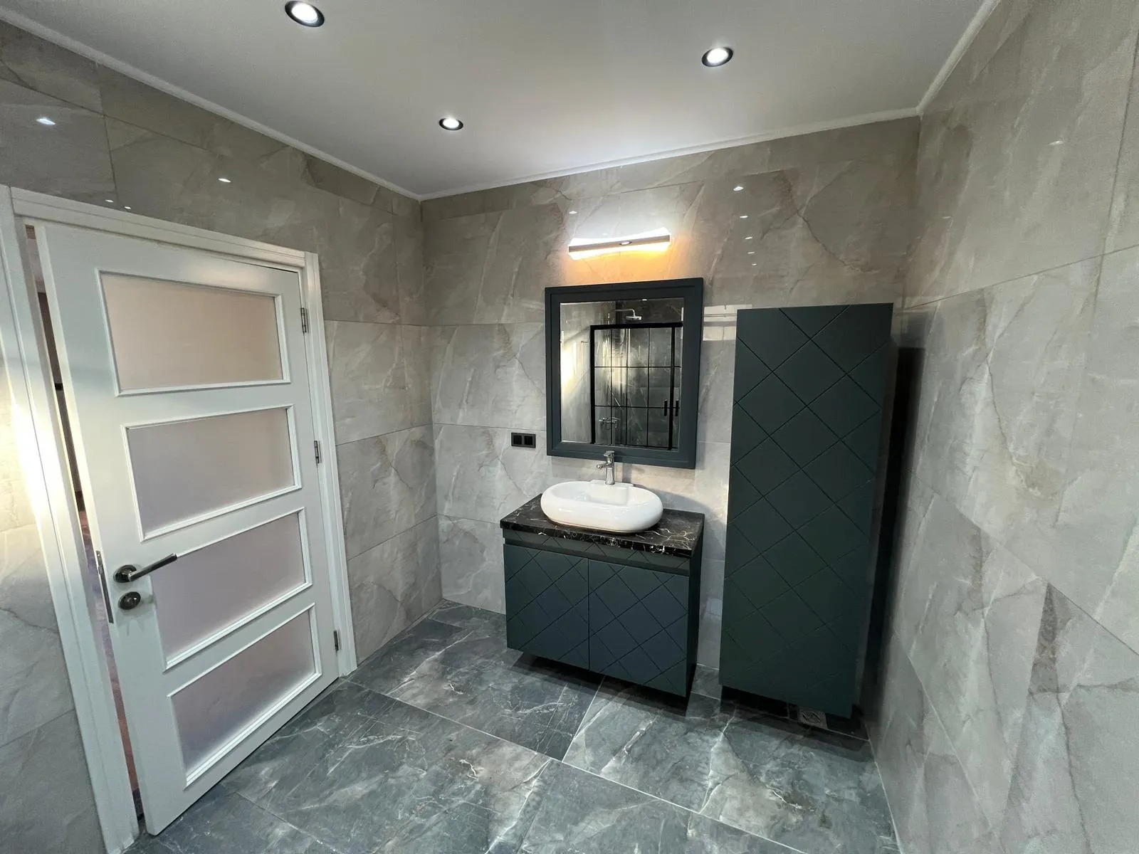 Urla Bademler Hekimköy Sitesi Satılık 5+1 Havuzlu Villa