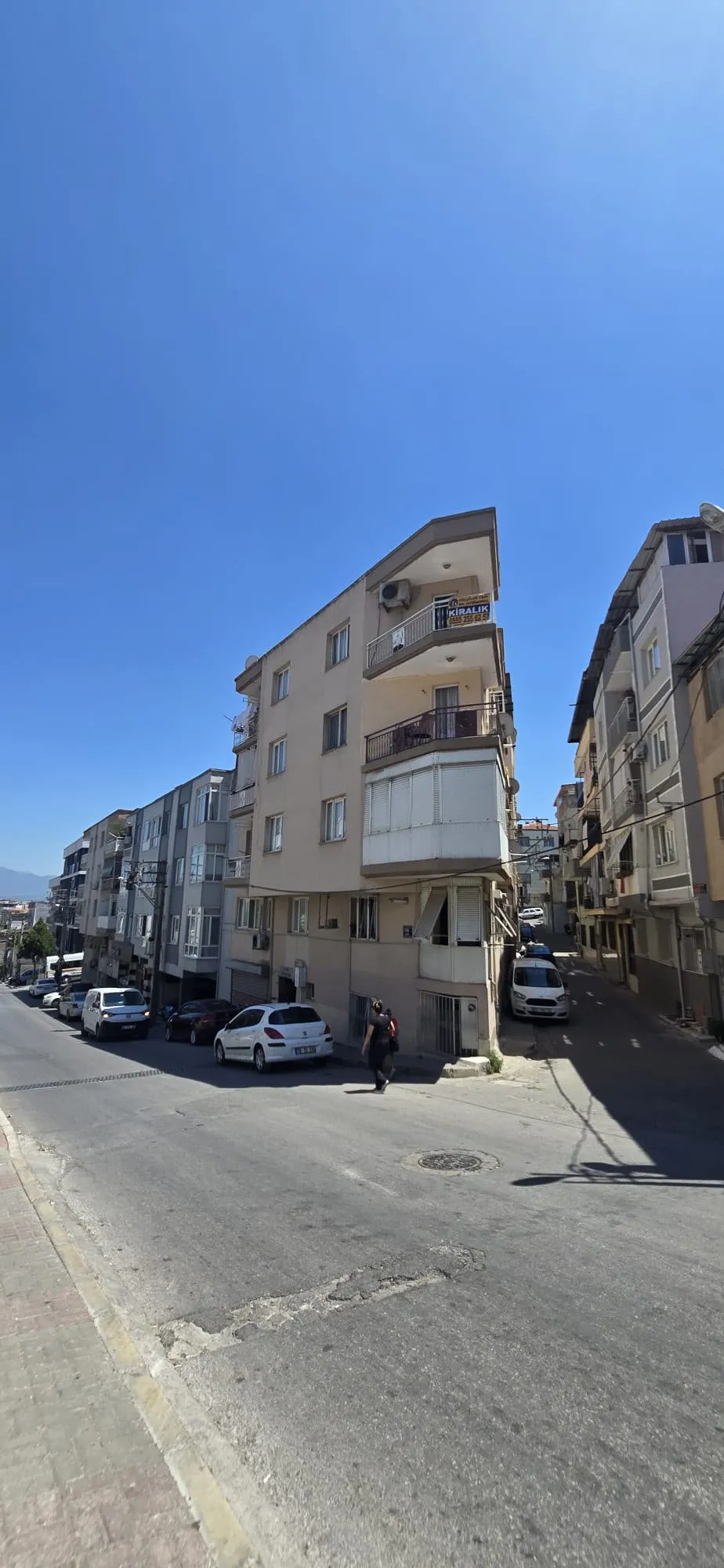 Karabağlar Bozyaka Semtinde Eşyalı Kiralık Daire
