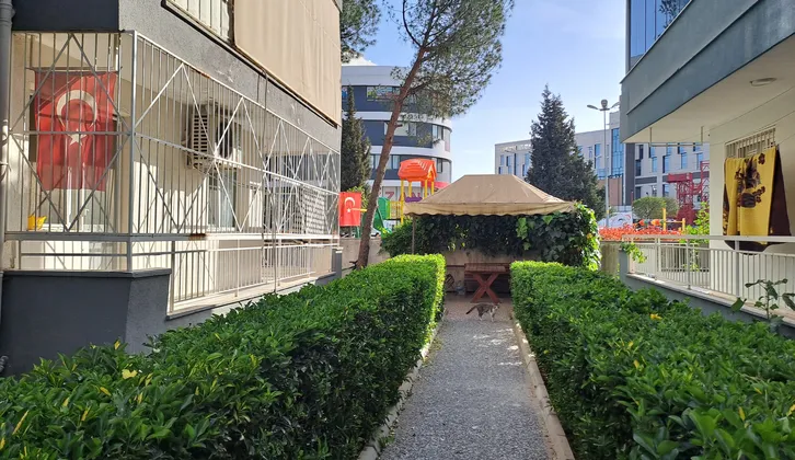 Çiğli Acıbadem Kent Hastanesi Karşısı Harika Lokasyona Sahip Fırsat Daire
