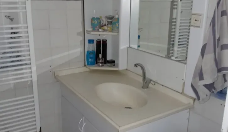 bornovada kıralık  üç artı bir eşyalı ful