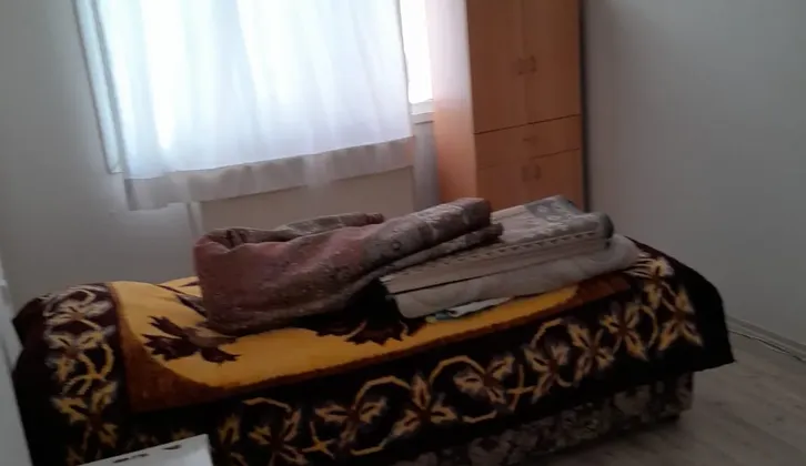 bornovada kıralık  üç artı bir eşyalı ful