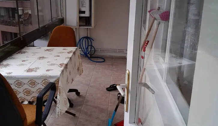 bornovada kıralık  üç artı bir eşyalı ful