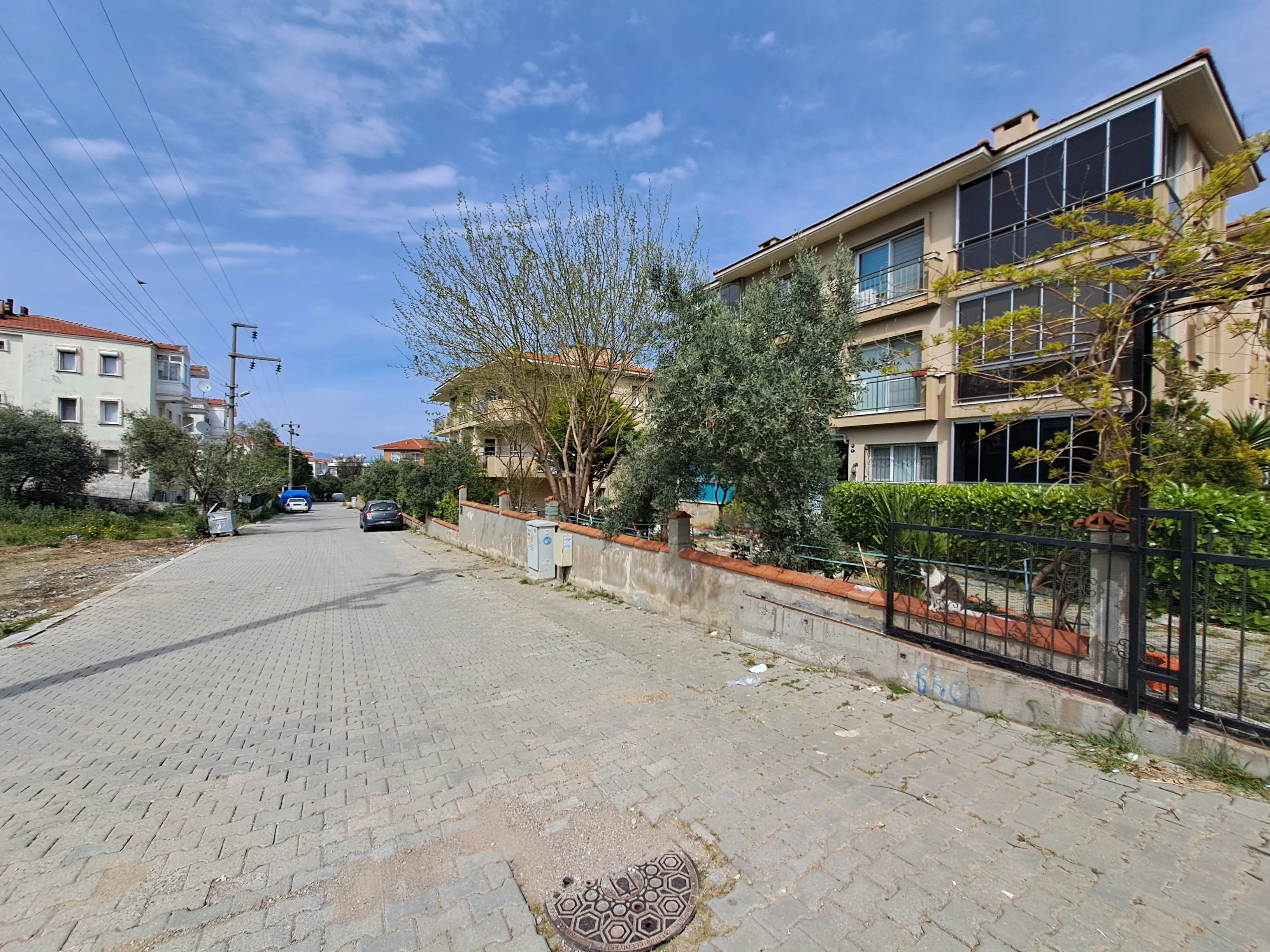 BU FIYATLA SON GUNLER‼️Yenifoça'da Butik Site İçinde Takasa Uygun Eşyalı 1+1 Bahçe Katı Daire