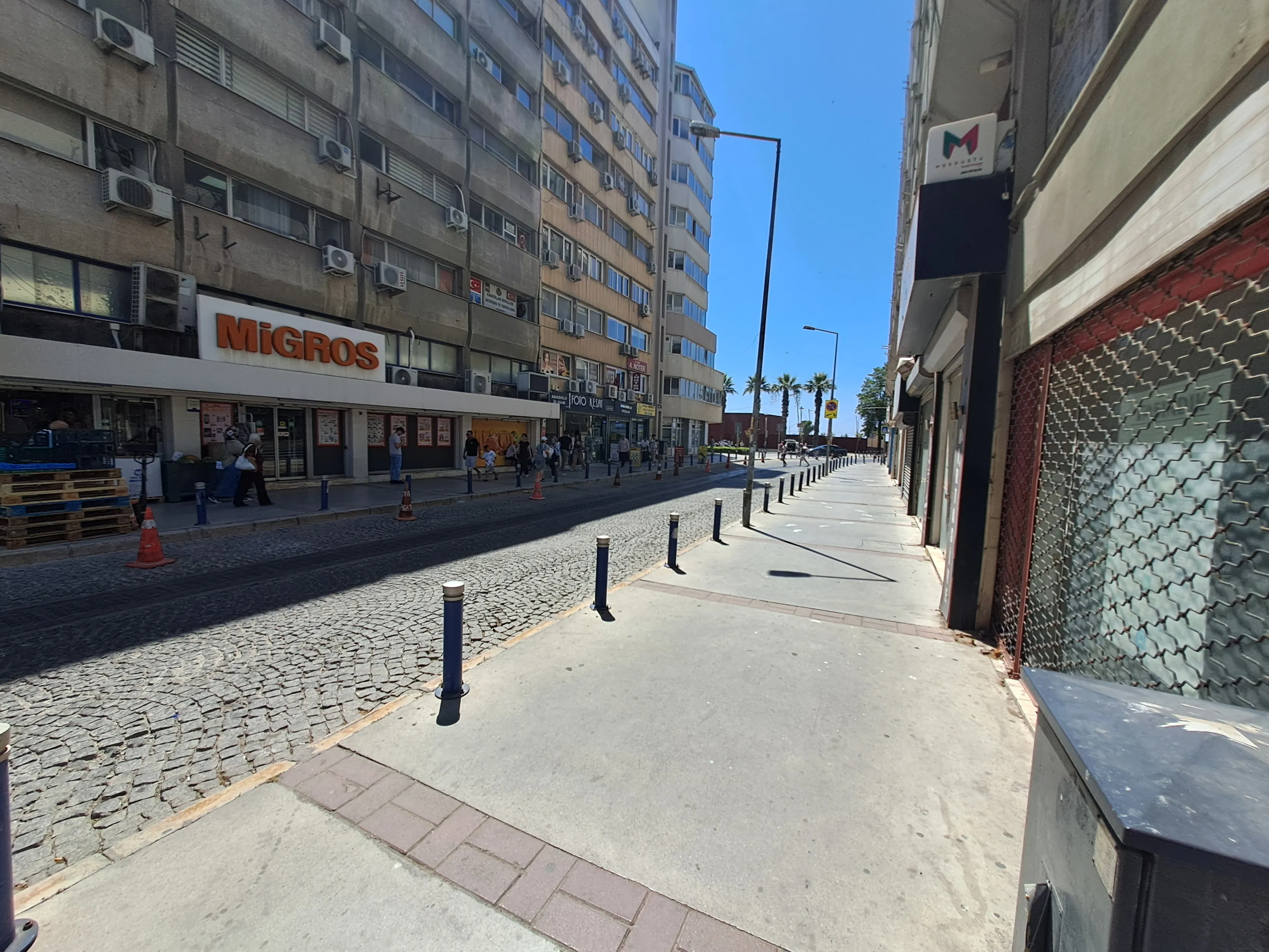 Konak Meydanı Yakını Merkezi Konumlu Komple Mobilyalı FIRSAT FIYAT AVANTAJIYLA 1+1 Ofis