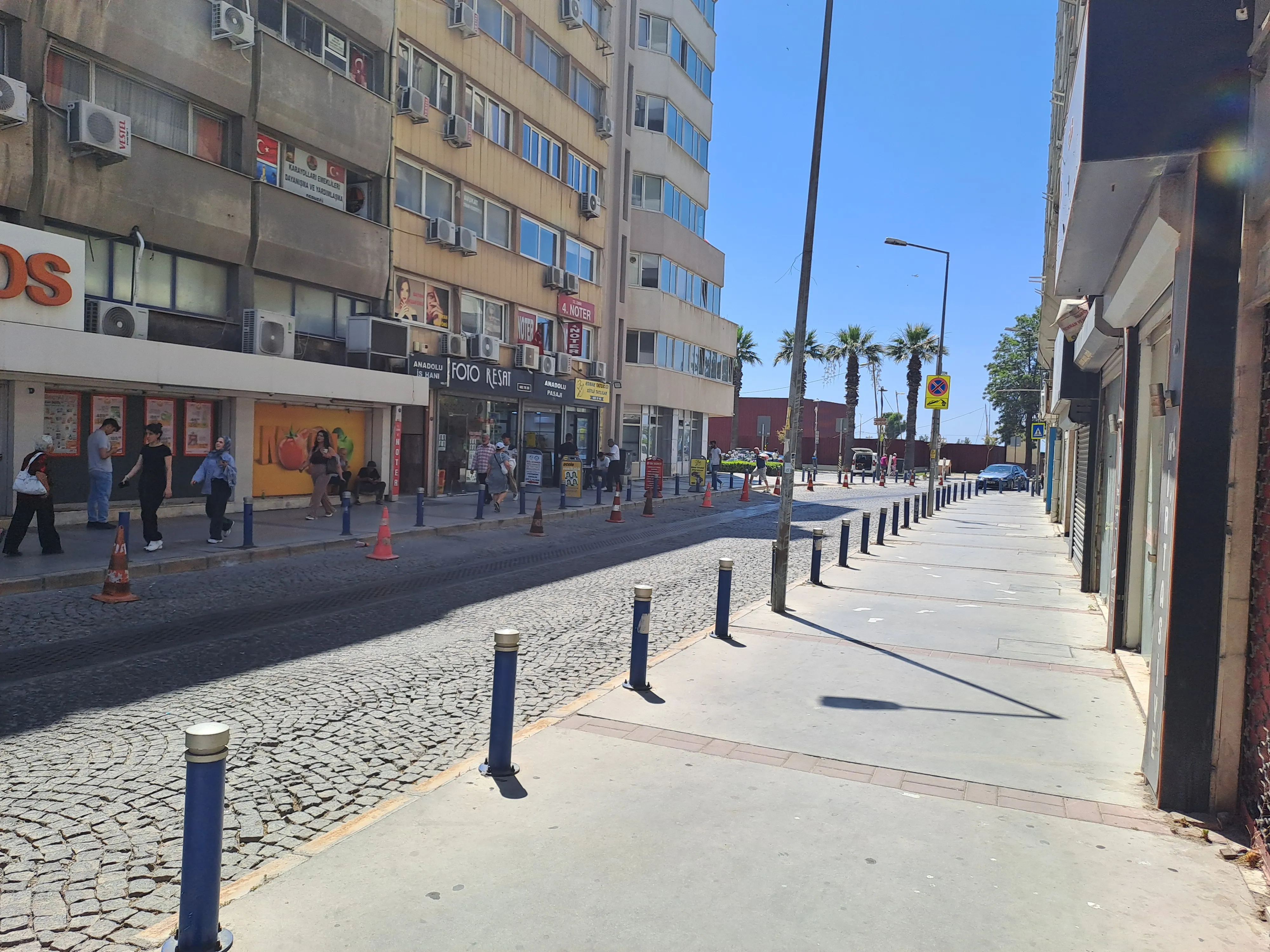 Konak Meydanı Yakını Merkezi Konumlu Komple Mobilyalı FIRSAT FIYAT AVANTAJIYLA 1+1 Ofis