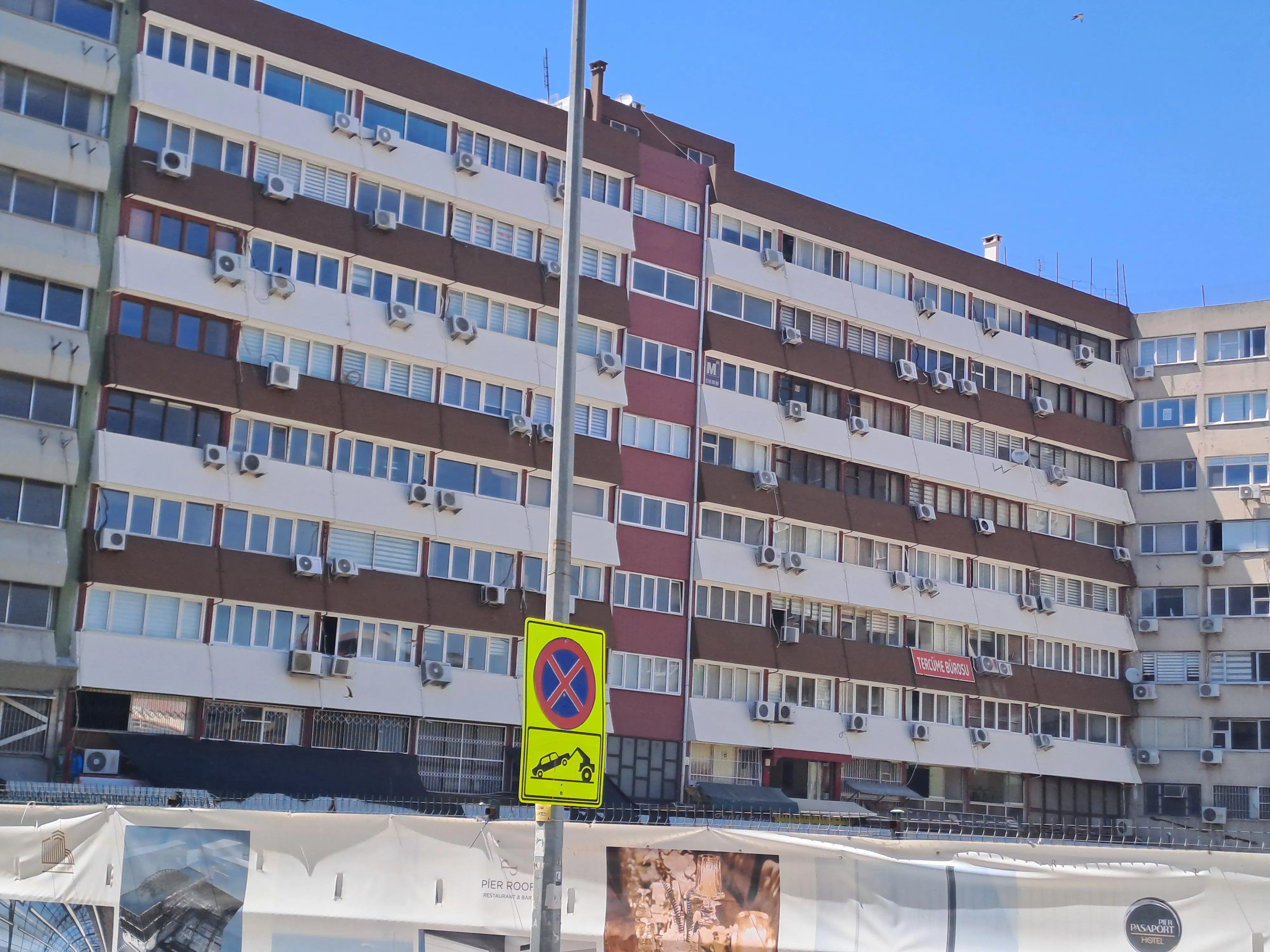 Konak Meydanı Yakını Merkezi Konumlu Komple Mobilyalı FIRSAT FIYAT AVANTAJIYLA 1+1 Ofis